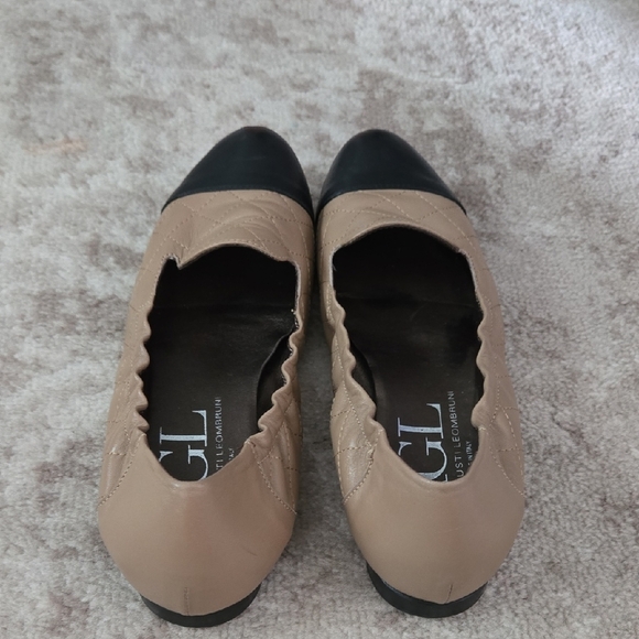 AGL Tan and Black Leather Flats - Picture 4 of 10